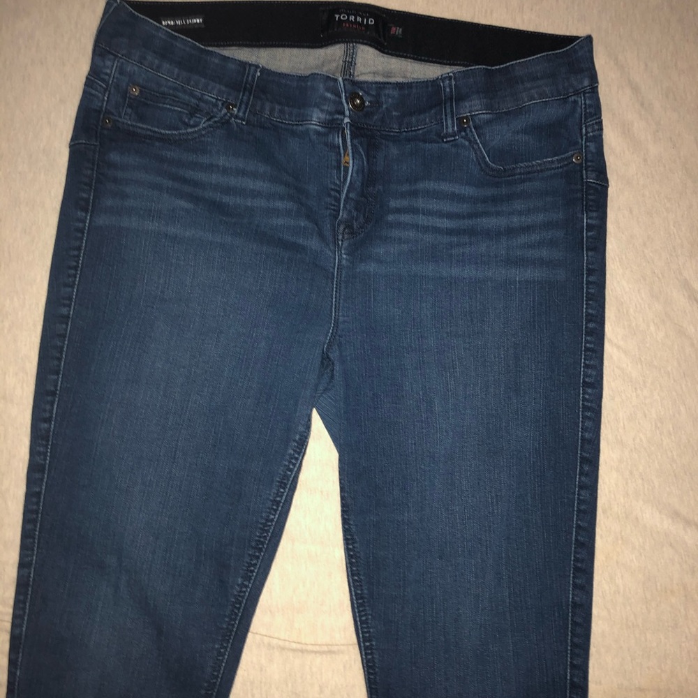 Torrid bombshell skinny-dark wash, regular inseam.